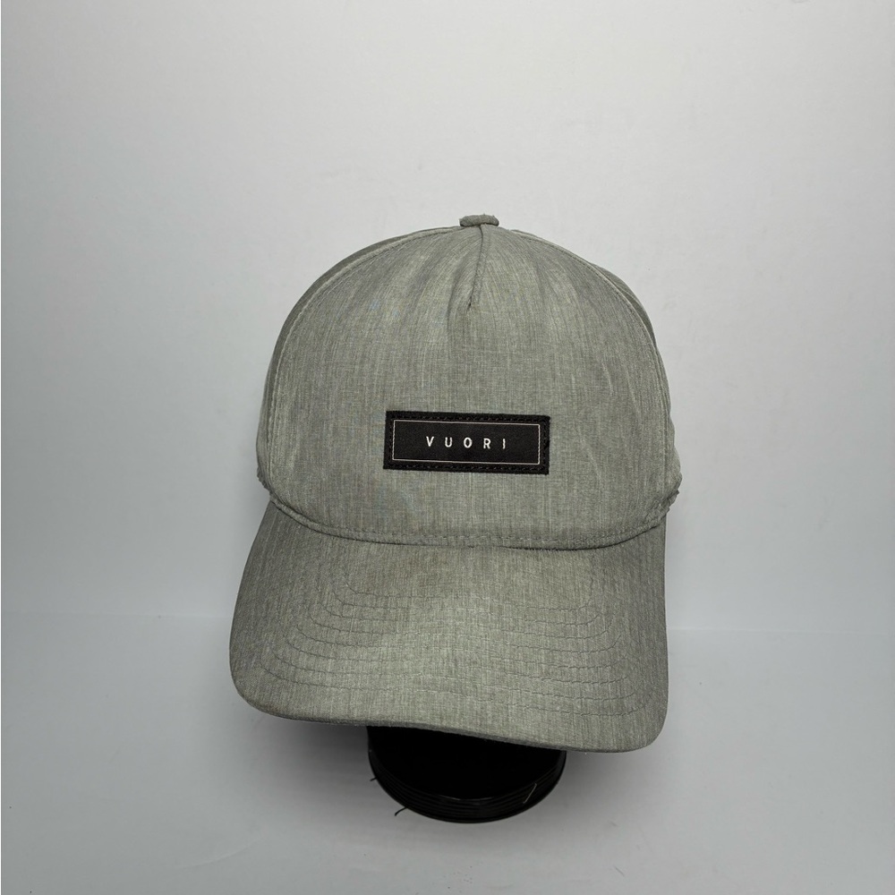 Vuori Hat Grey Heather Yupoong 110 Flexfit Tech‎ Performance Baseball Cap